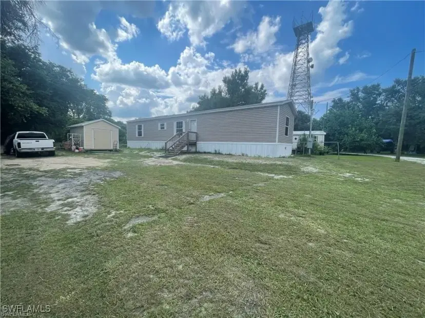 Picture of 413 Citrus Ave, Palmdale FL 33944