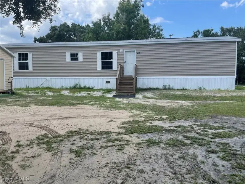 Picture of 413 Citrus Ave, Palmdale FL 33944