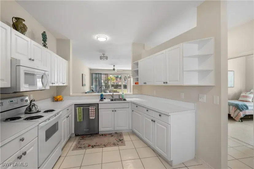 Picture of 1758 Reuven Cir 1503, Naples FL 34112