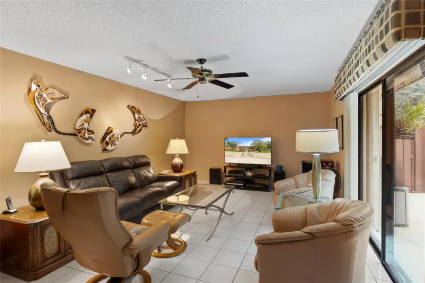 Picture of 2555 Camelot Ct, Cooper City FL 33026