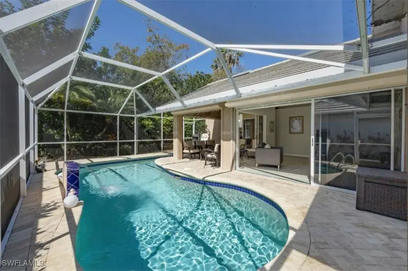 Picture of 78 Fountain Cir, Naples FL 34119