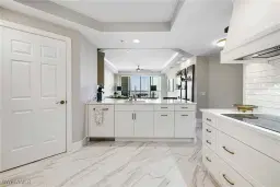 Picture of 2745 1St St 1402, Fort Myers, FL 33916