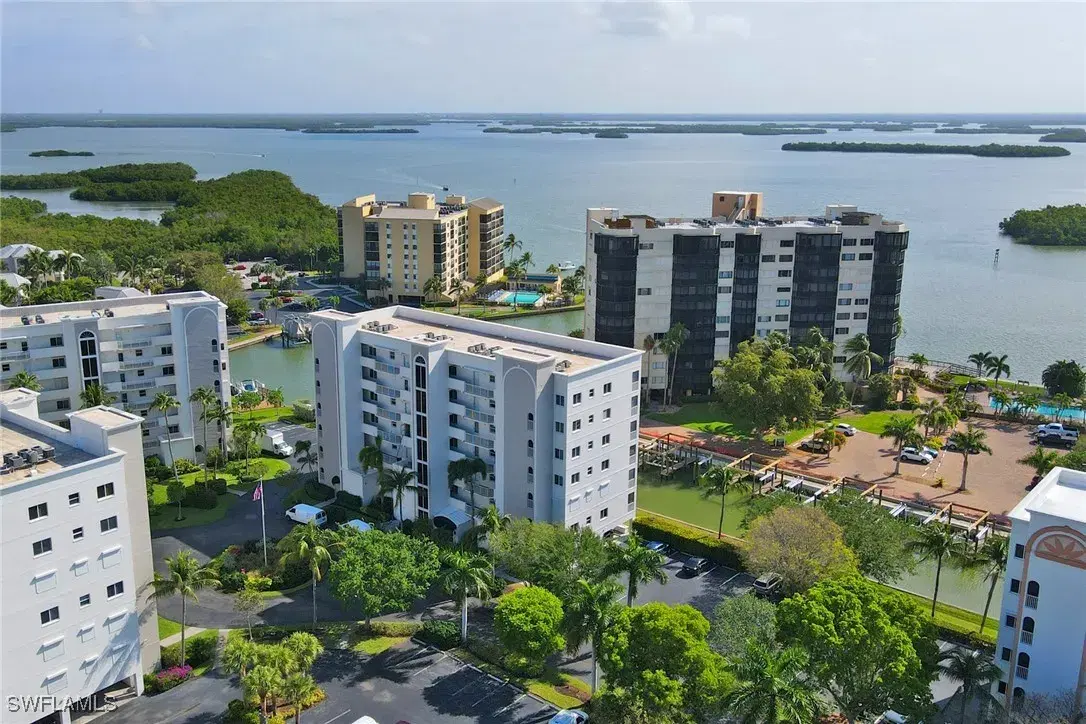 Picture of 4331 Bay Beach Ln 353, Fort Myers Beach, FL 33931