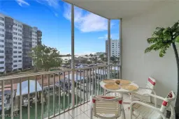 Picture of 4331 Bay Beach Ln 353, Fort Myers Beach, FL 33931