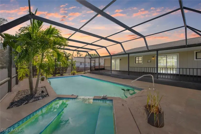 Picture of 5275 Maple Ln, Naples FL 34113