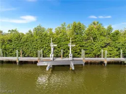 Picture of 15965 Tropical Breeze Dr, Fort Myers, FL 33908