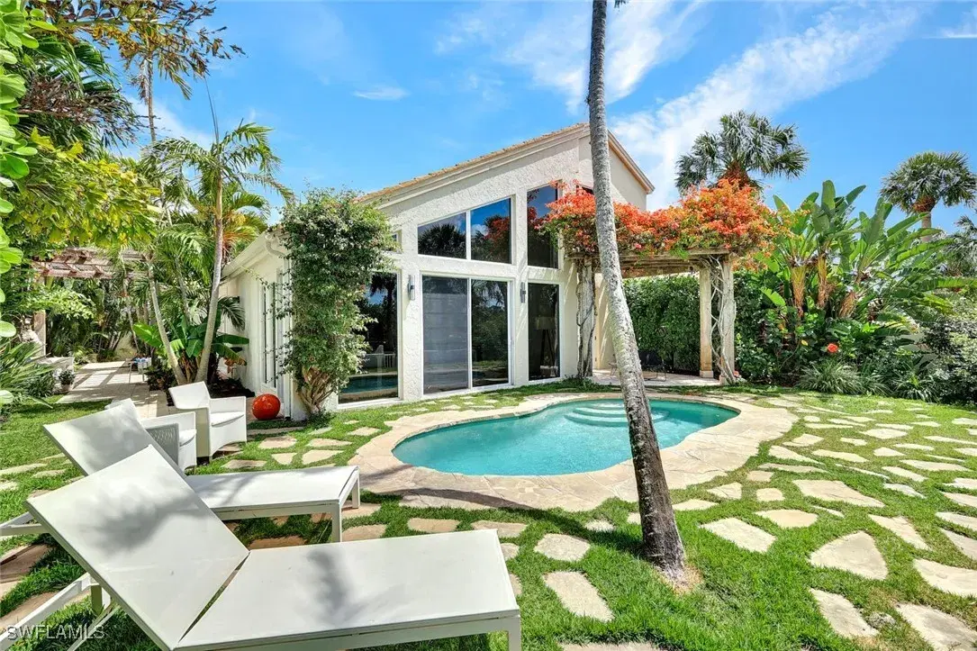 Picture of 27571 Riverbank Dr, Bonita Springs, FL 34134