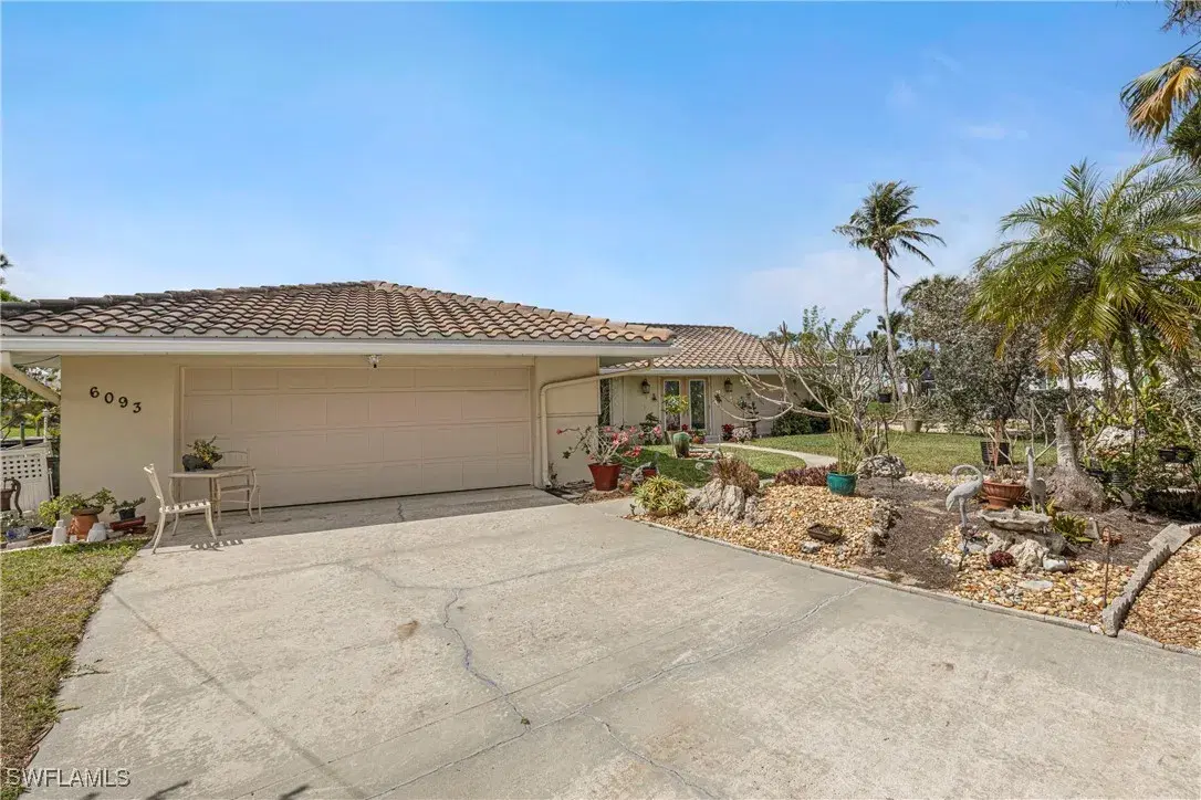 Picture of 6093 Plumosa Ave, Fort Myers, FL 33908