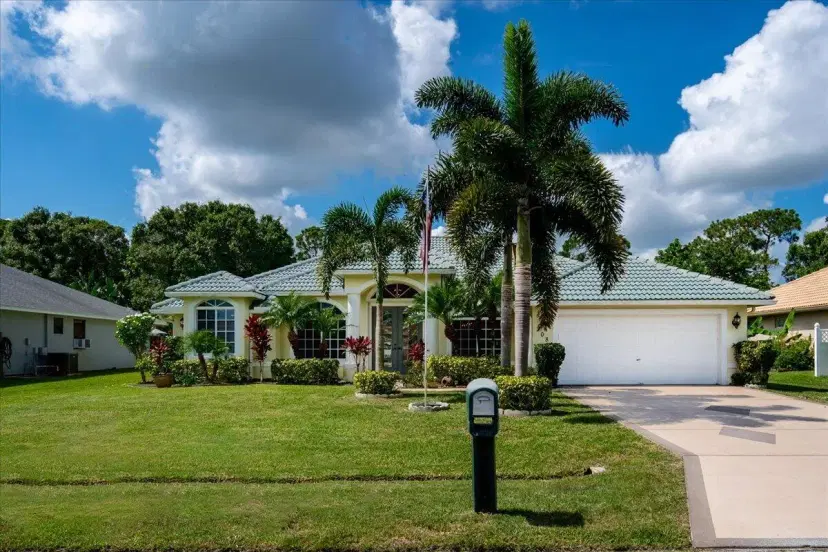 Picture of 208 SE Ray Avenue, Port St Lucie FL 34983