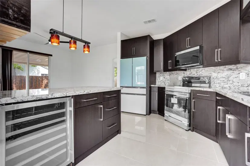 Picture of 20737 NW 3Rd St, Pembroke Pines FL 33029