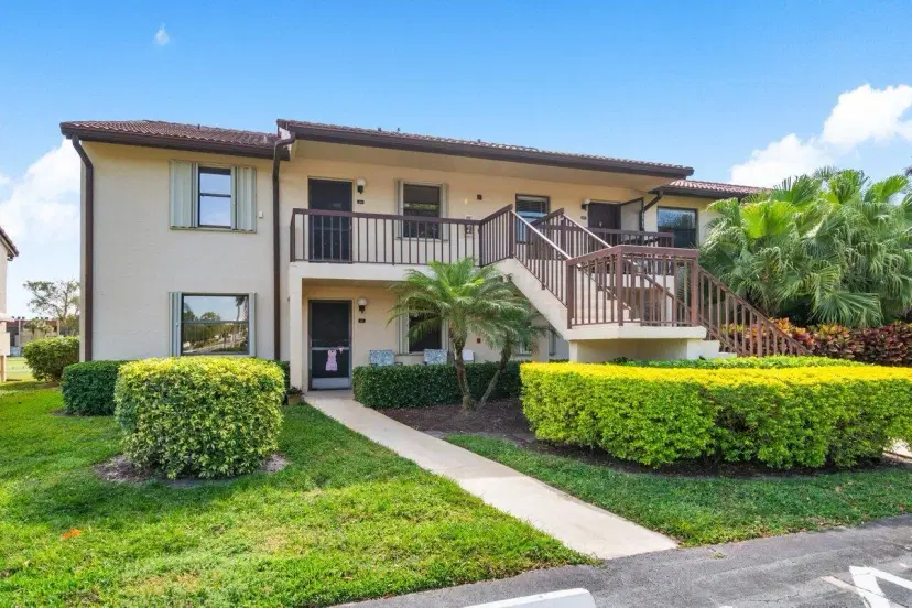 Picture of 4654 Lucerne Lakes Boulevard E 201, Lake Worth FL 33467