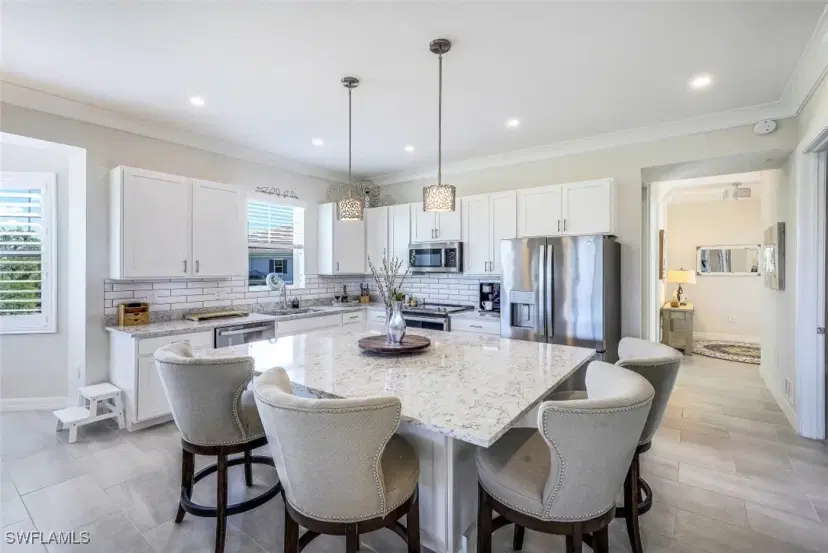 Picture of 164 Indies Dr E 106, Naples FL 34114