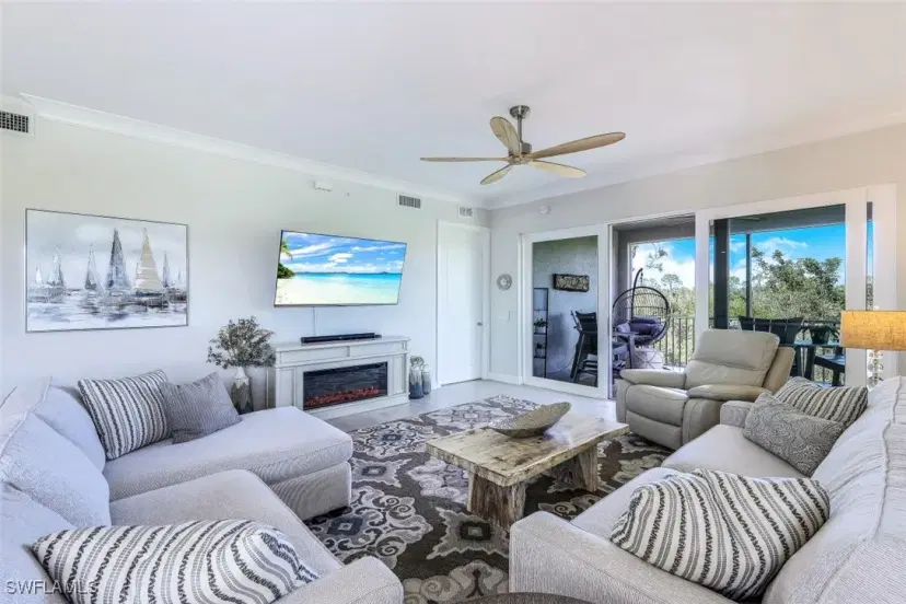 Picture of 164 Indies Dr E 106, Naples FL 34114