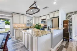 Picture of 601 SE 16Th Ter, Cape Coral, FL 33990