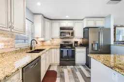 Picture of 601 SE 16Th Ter, Cape Coral, FL 33990