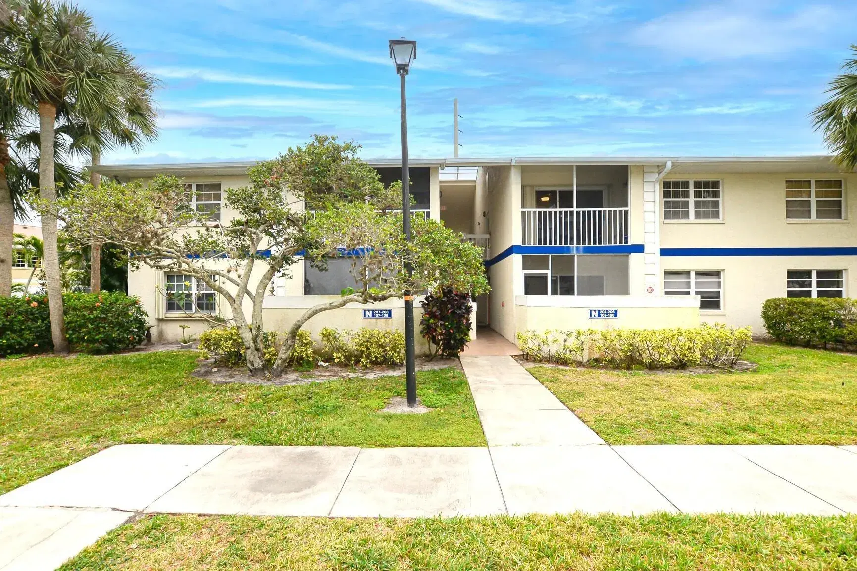 Picture of 1530 SE Royal Green Circle 205, Port St Lucie, FL 34952