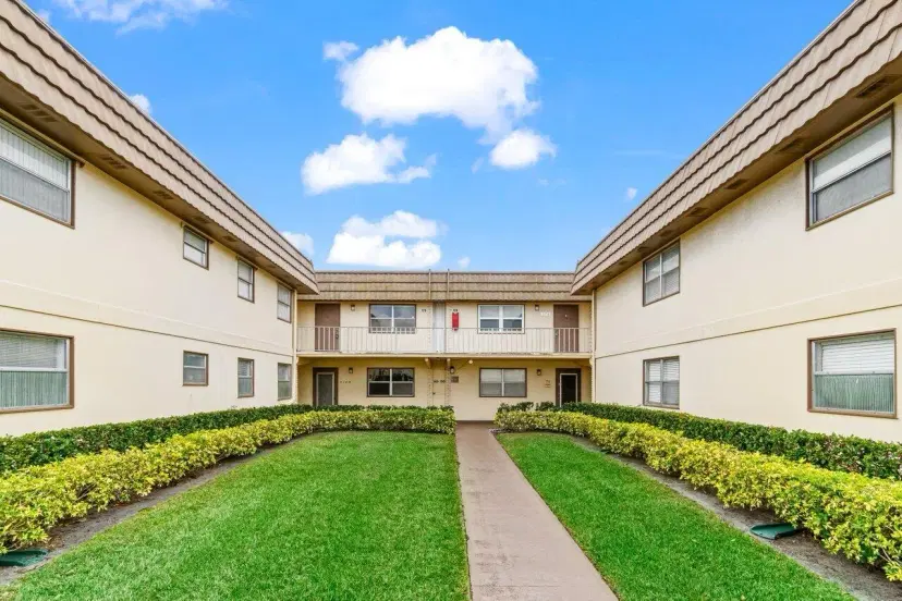 Picture of 173 Saxony D, Delray Beach FL 33446