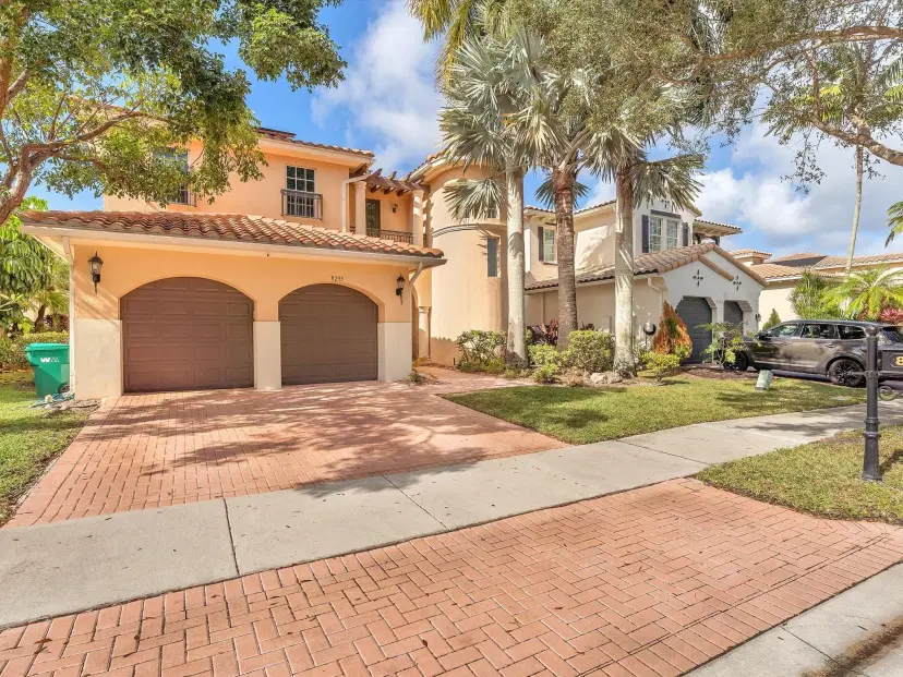 Picture of 8235 NW 105Th Ln, Parkland FL 33076