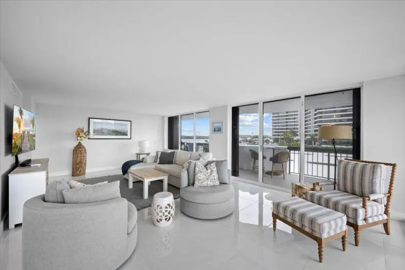 Picture of 108 Lakeshore Drive 341, North Palm Beach FL 33408
