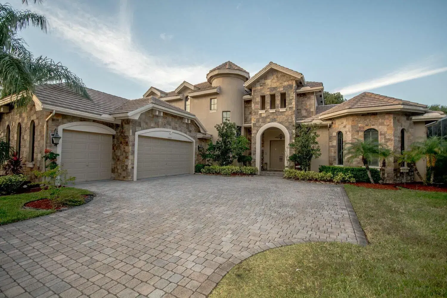 Picture of 10682 Versailles Boulevard, Wellington, FL 33449