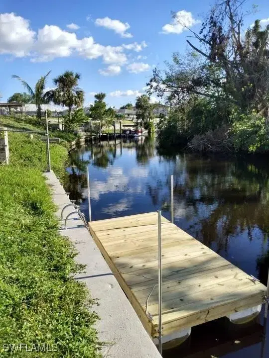 Picture of 847 Hydrangea Dr, North Fort Myers FL 33903