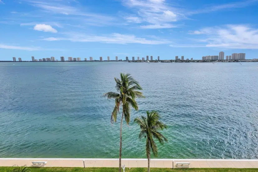 Picture of 301 Lake Shore Drive 706, Lake Park FL 33403