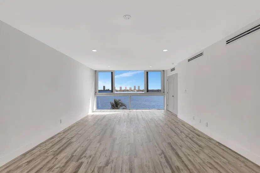 Picture of 301 Lake Shore Drive 706, Lake Park FL 33403