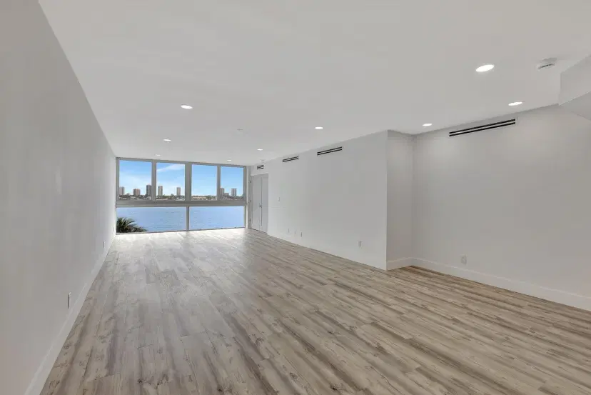 Picture of 301 Lake Shore Drive 706, Lake Park FL 33403