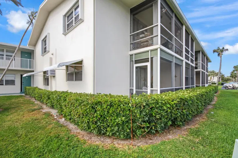 Picture of 560 Horizons W 108, Boynton Beach FL 33435