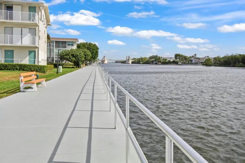 Picture of 560 Horizons W 108, Boynton Beach FL 33435