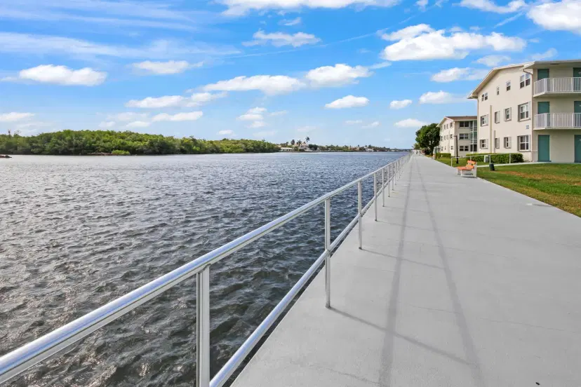 Picture of 560 Horizons W 108, Boynton Beach FL 33435