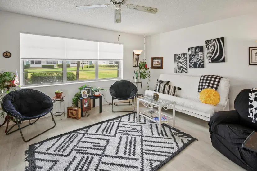 Picture of 560 Horizons W 108, Boynton Beach FL 33435