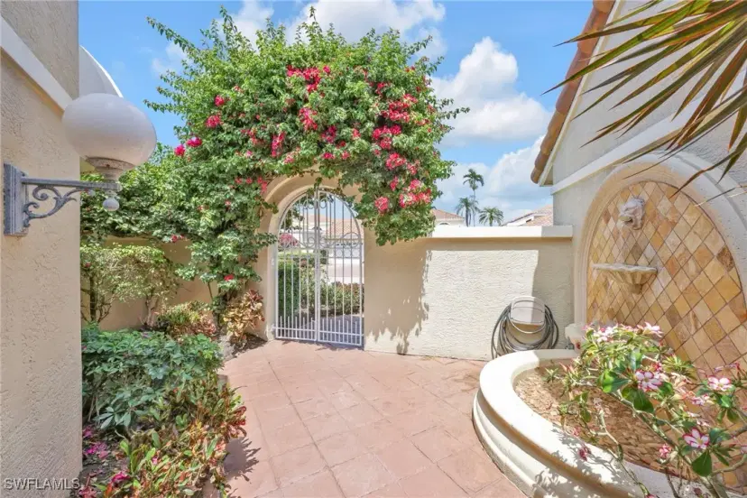 Picture of 172 Via Napoli, Naples FL 34105