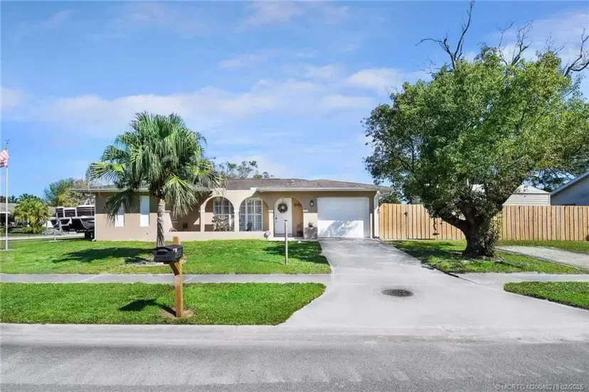 Picture of 835 SE Tierra Court, Port St Lucie FL 34983