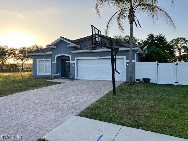 Picture of 2893 Inlet Cove Ln W, Naples FL 34120