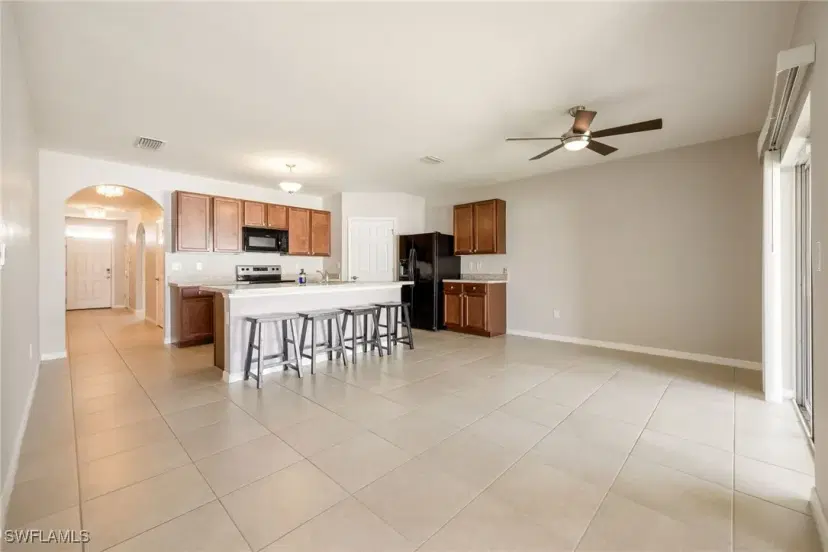 Picture of 141 SE 5Th St, Cape Coral FL 33990