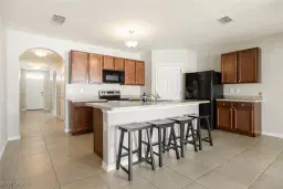 Picture of 141 SE 5Th St, Cape Coral, FL 33990