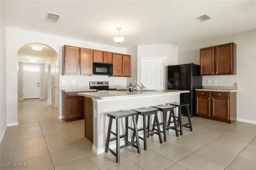 Picture of 141 SE 5Th St, Cape Coral FL 33990