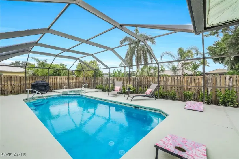 Picture of 45 Wickliffe Dr, Naples FL 34110