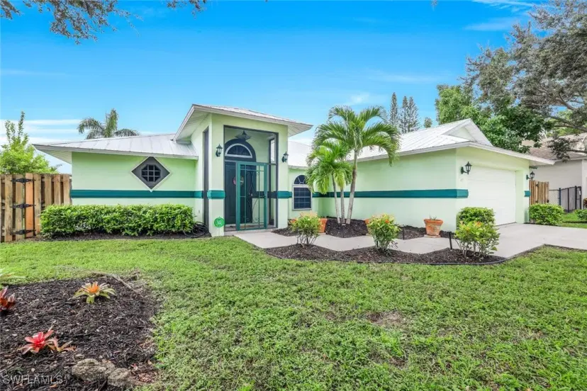 Picture of 45 Wickliffe Dr, Naples FL 34110