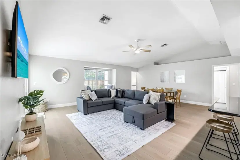 Picture of 45 Wickliffe Dr, Naples FL 34110