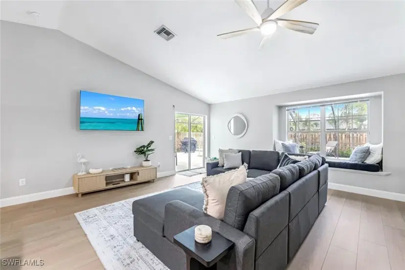 Picture of 45 Wickliffe Dr, Naples FL 34110