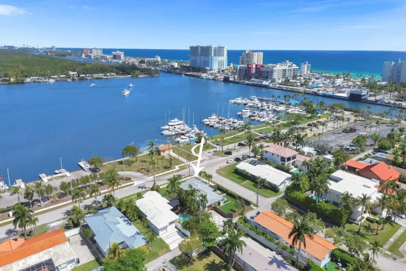 Picture of 800 Polk St, Hollywood FL 33019