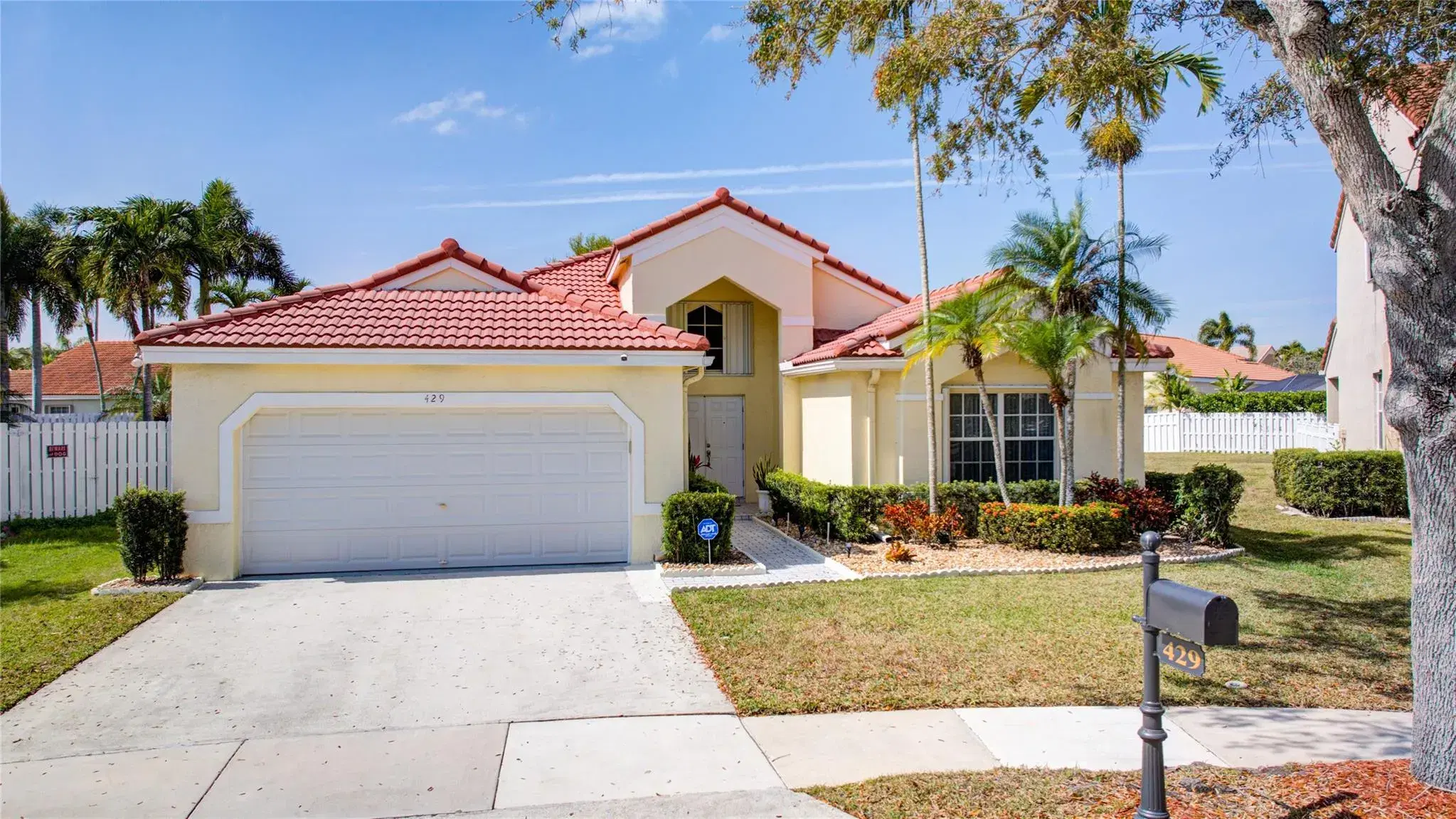 Picture of 429 Cambridge Lane, Weston, FL 33326