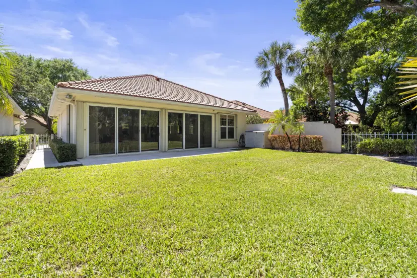 Picture of 199 E Tall Oaks Circle, Palm Beach Gardens FL 33410