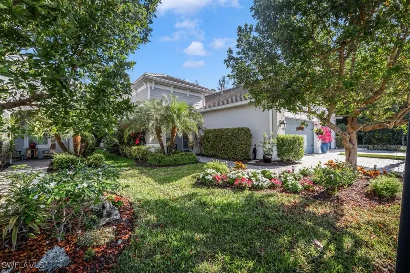Picture of 2211 Marquesa Cir, Naples FL 34112
