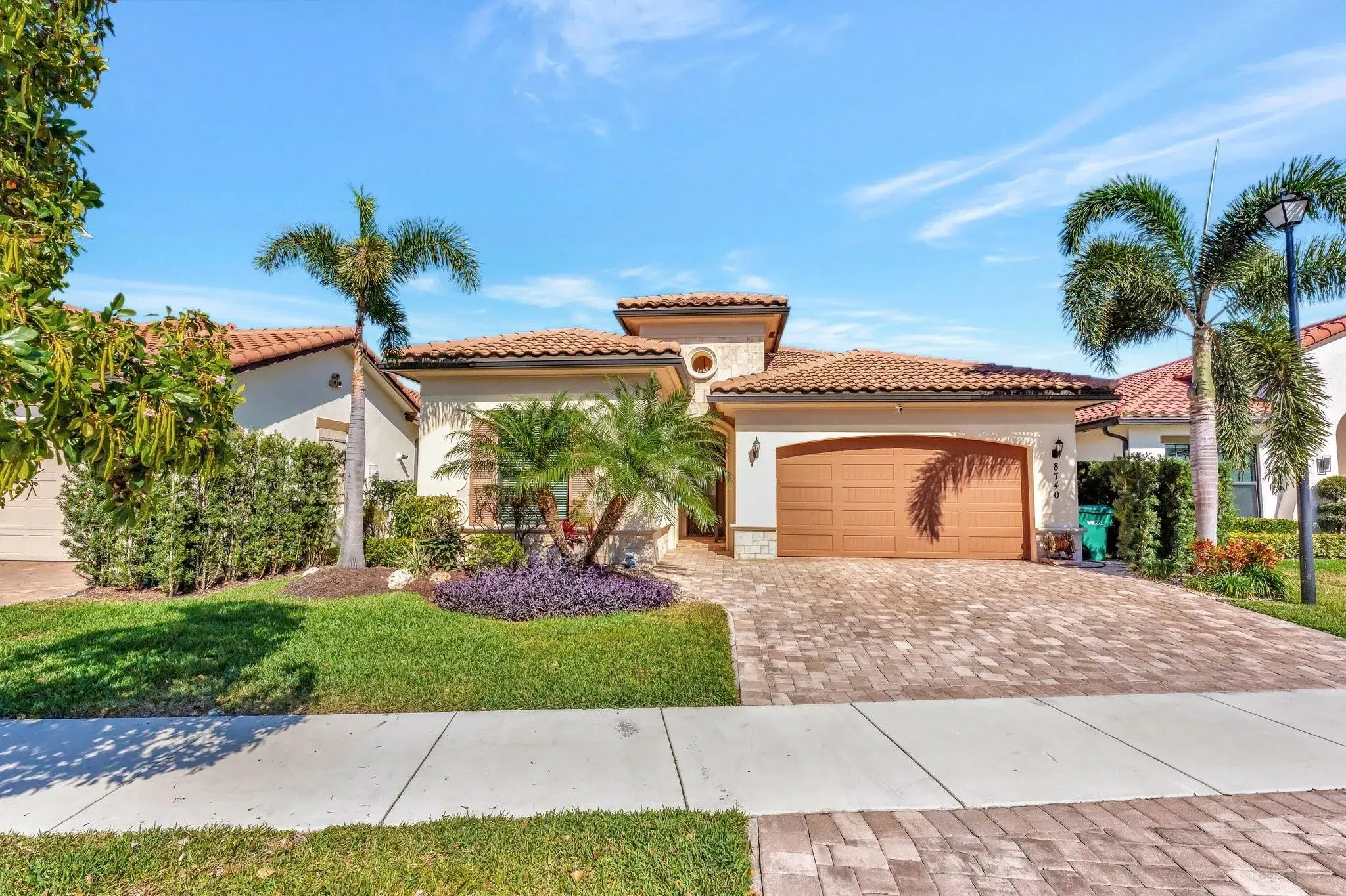 Picture of 8740 E Baypoint Cir, Parkland, FL 33076