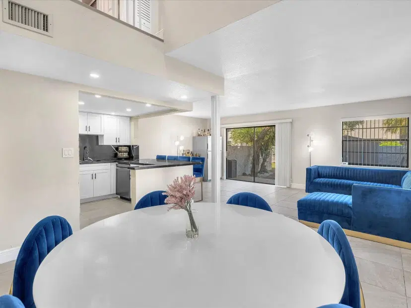 Picture of 2520 N 38Th Ave D-28, Hollywood FL 33021