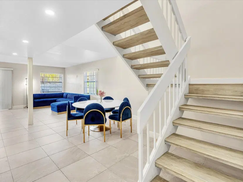 Picture of 2520 N 38Th Ave D-28, Hollywood FL 33021