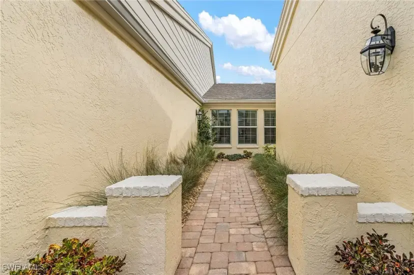 Picture of 15673 Carriedale Ln, Fort Myers FL 33912
